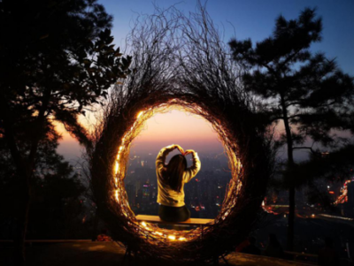 山城夜色新地標(biāo)，重慶首個(gè)夜景公園開(kāi)放，七大網(wǎng)紅打卡點(diǎn)免費(fèi)拍大片